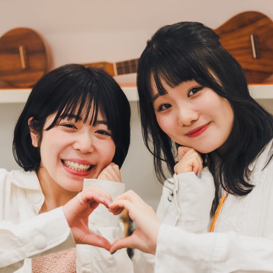 鈴木知佳 さん